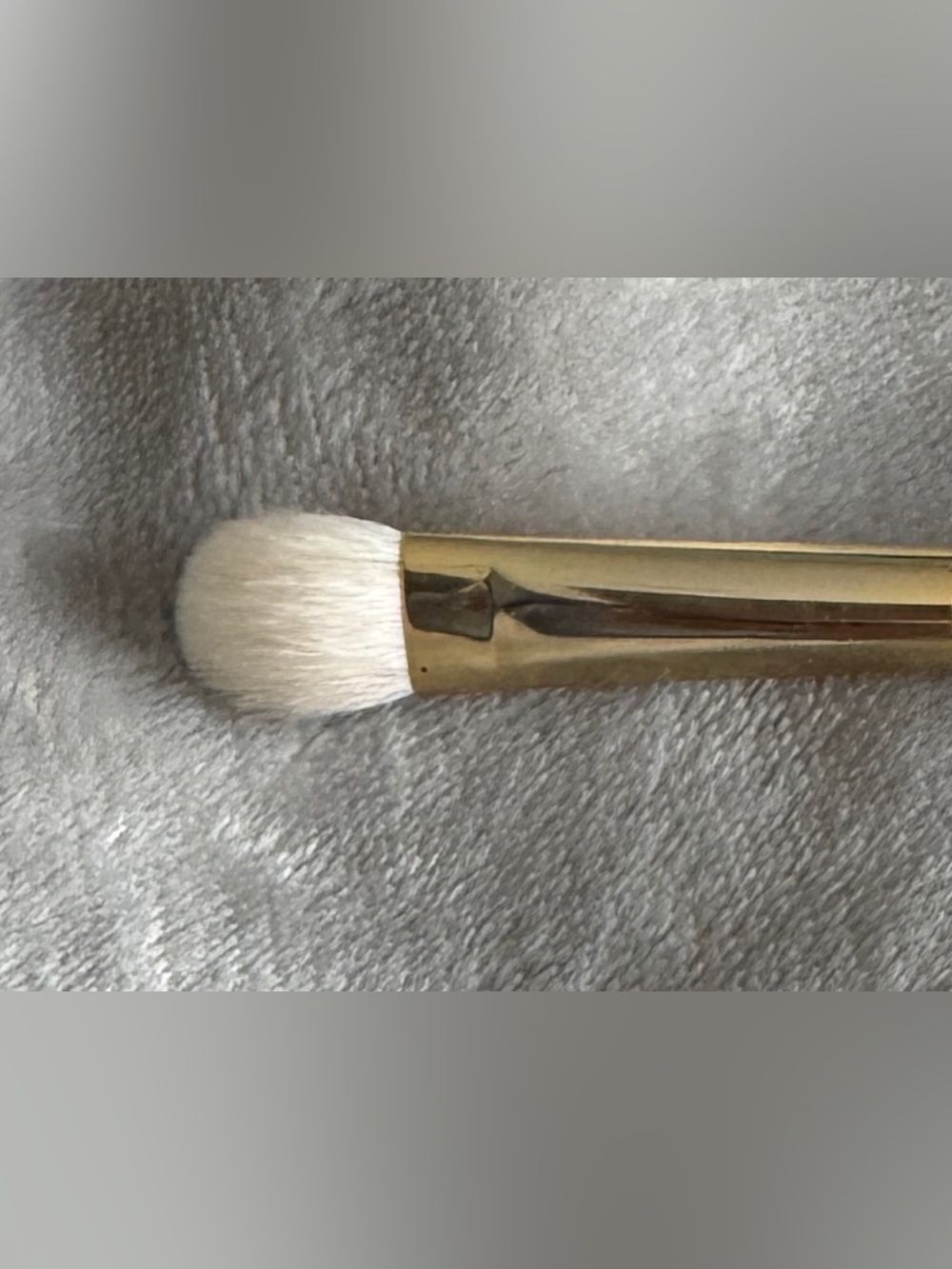 *NEW* - TOM FORD Eye Shadow Brush, #11 - Picture 3 of 5